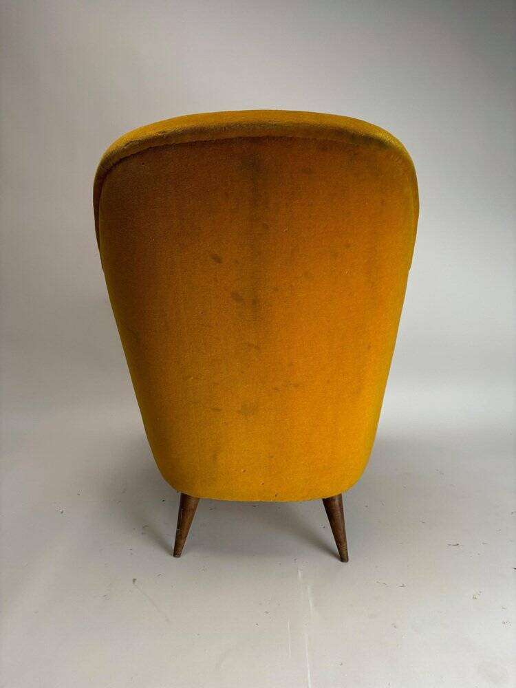 Mid-Century Italian Velvet Armchair in the style of Gio Ponti Style, 1950s