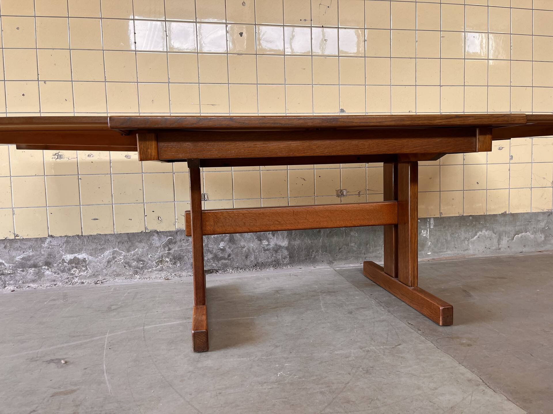 Table à manger en chêne danois