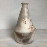 Vase artisanal différent de chaque côté