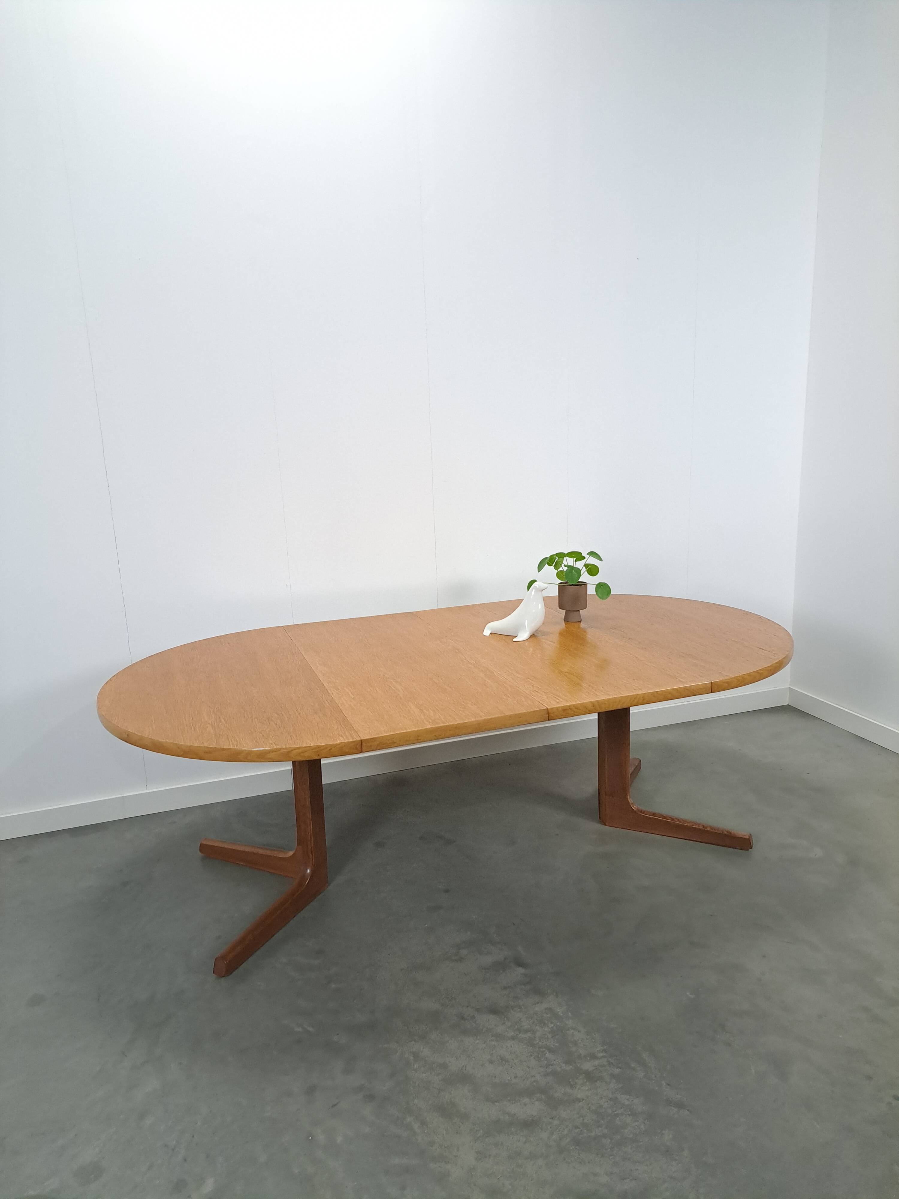 Ronde ovale eiken uitschuifbare eettafel