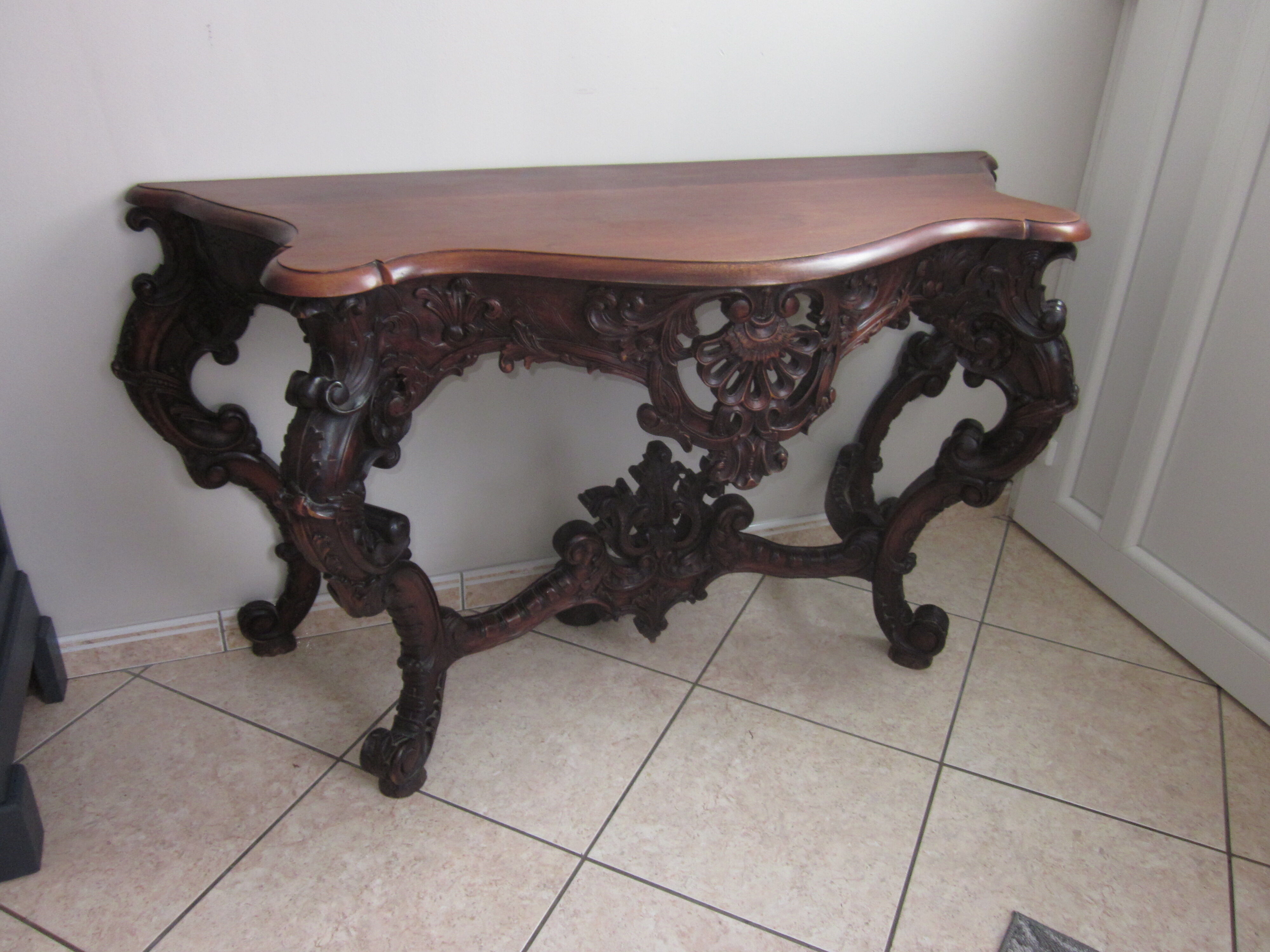 Rockery style console
