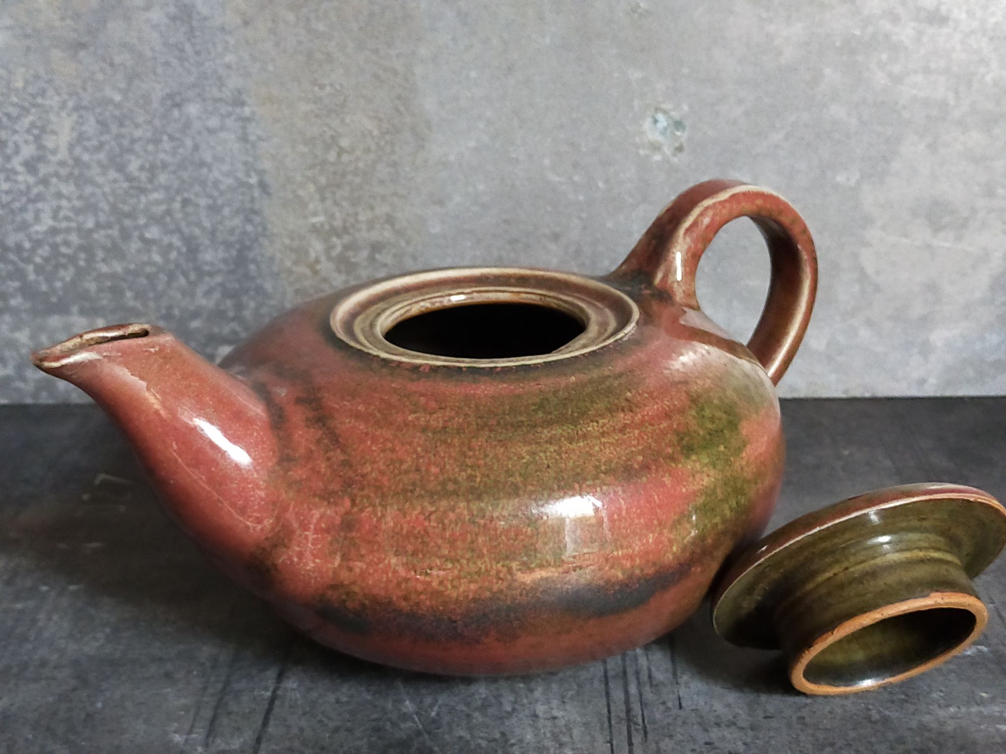 Théière de potier en grès émaillé vintage