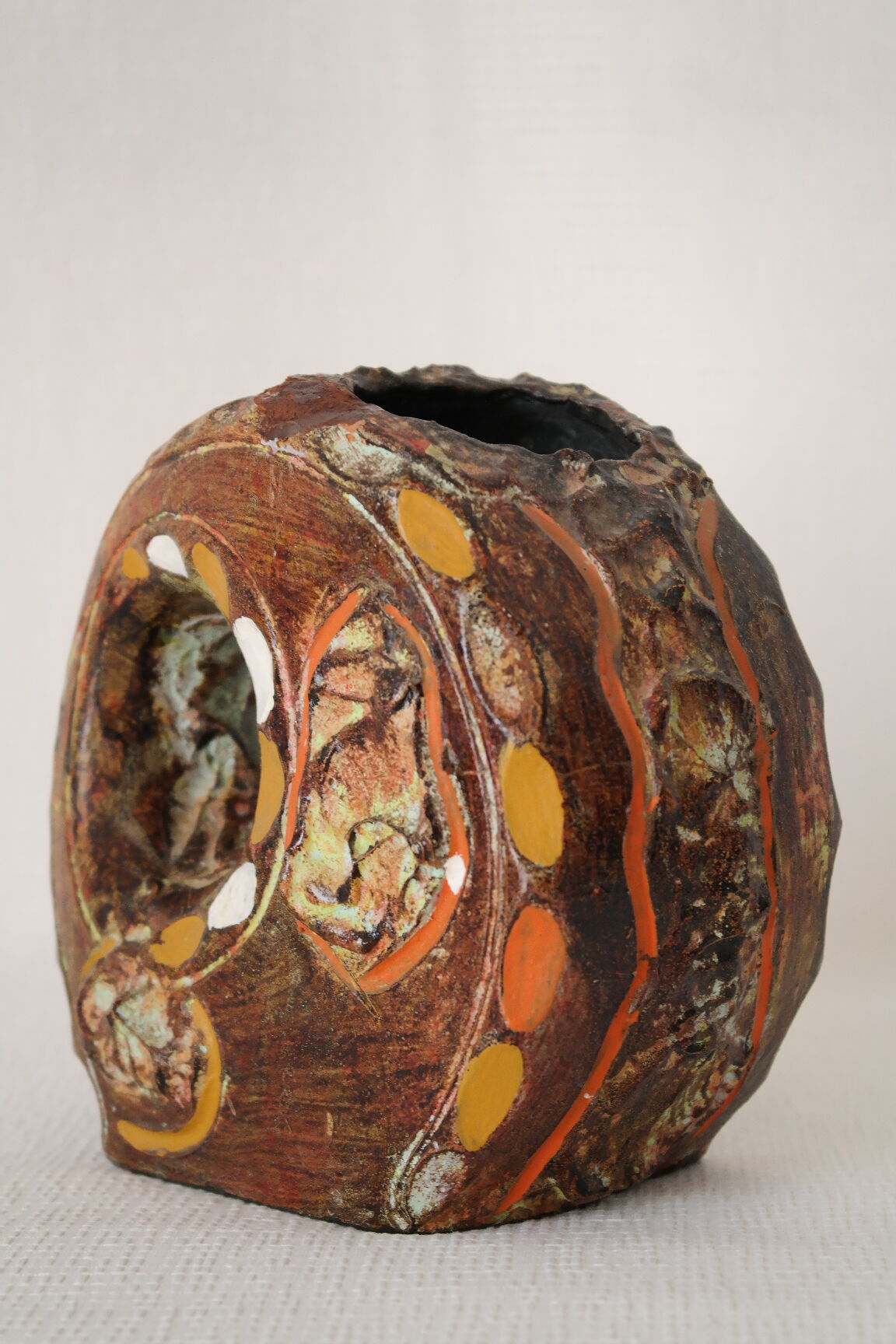 Ceramic vase with modernist bas-reliefs by Luigi Santi from the 1950s.