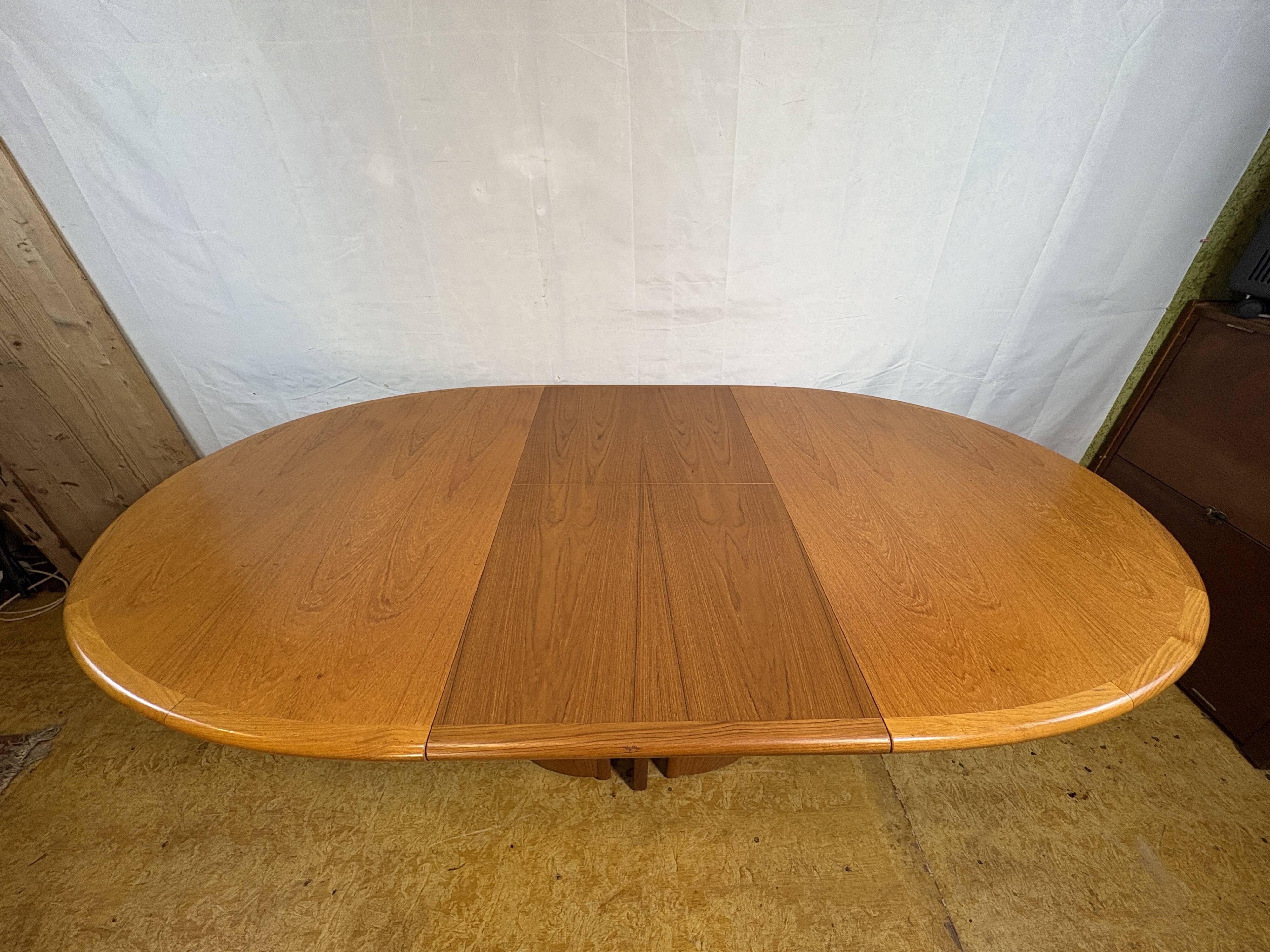 Vintage Skovby Extending Dining Table – Danish Teak – Scandinavian Design