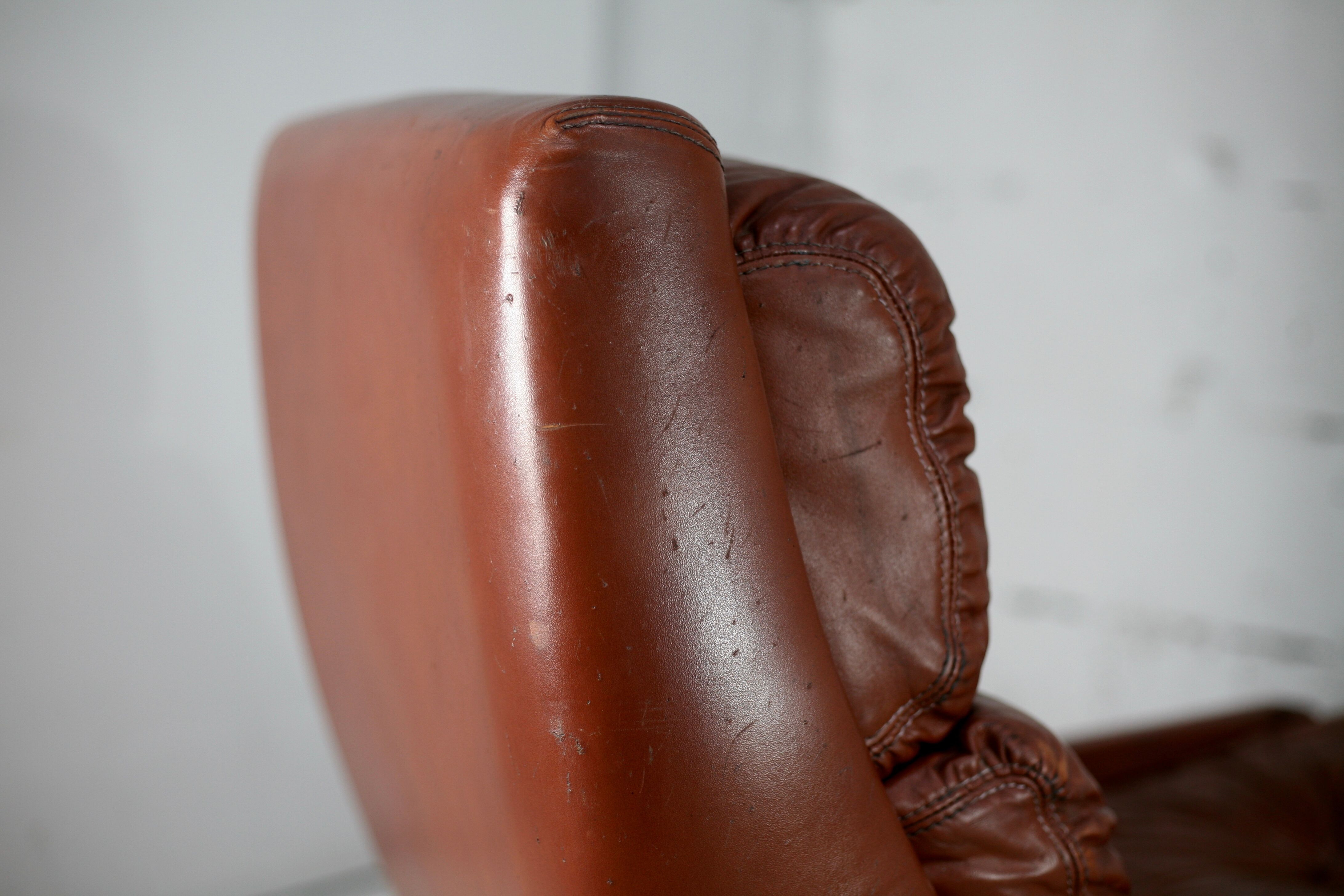 Easy chair "space age". Jean Prévost, France, leather, circa 1970