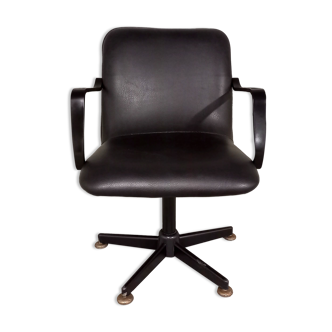 Vintage 70s swivel office chair in skai and black metal