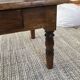 Table basse en bois et pieds tournés