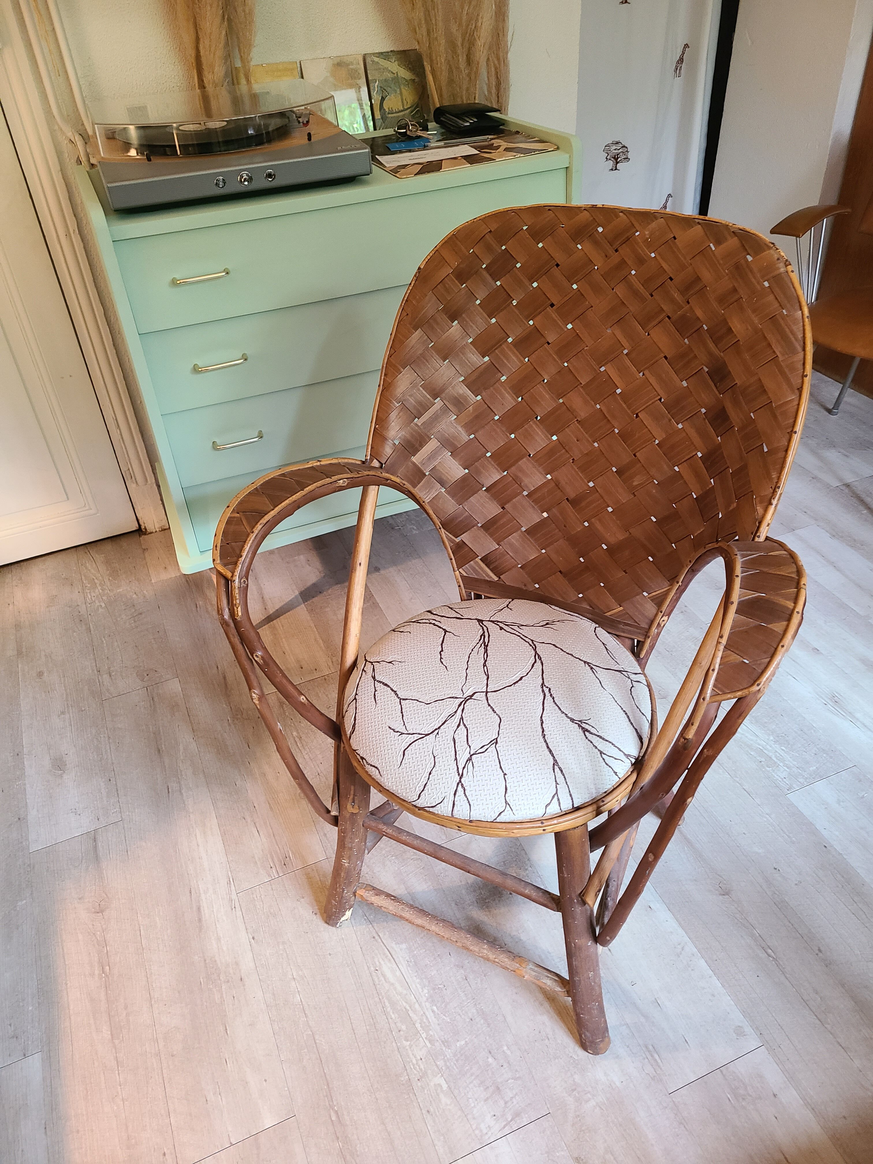 Fauteuil en chataigner tressé