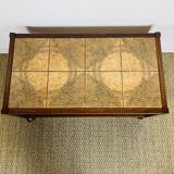 Scandinavian coffee table in wood and ceramic