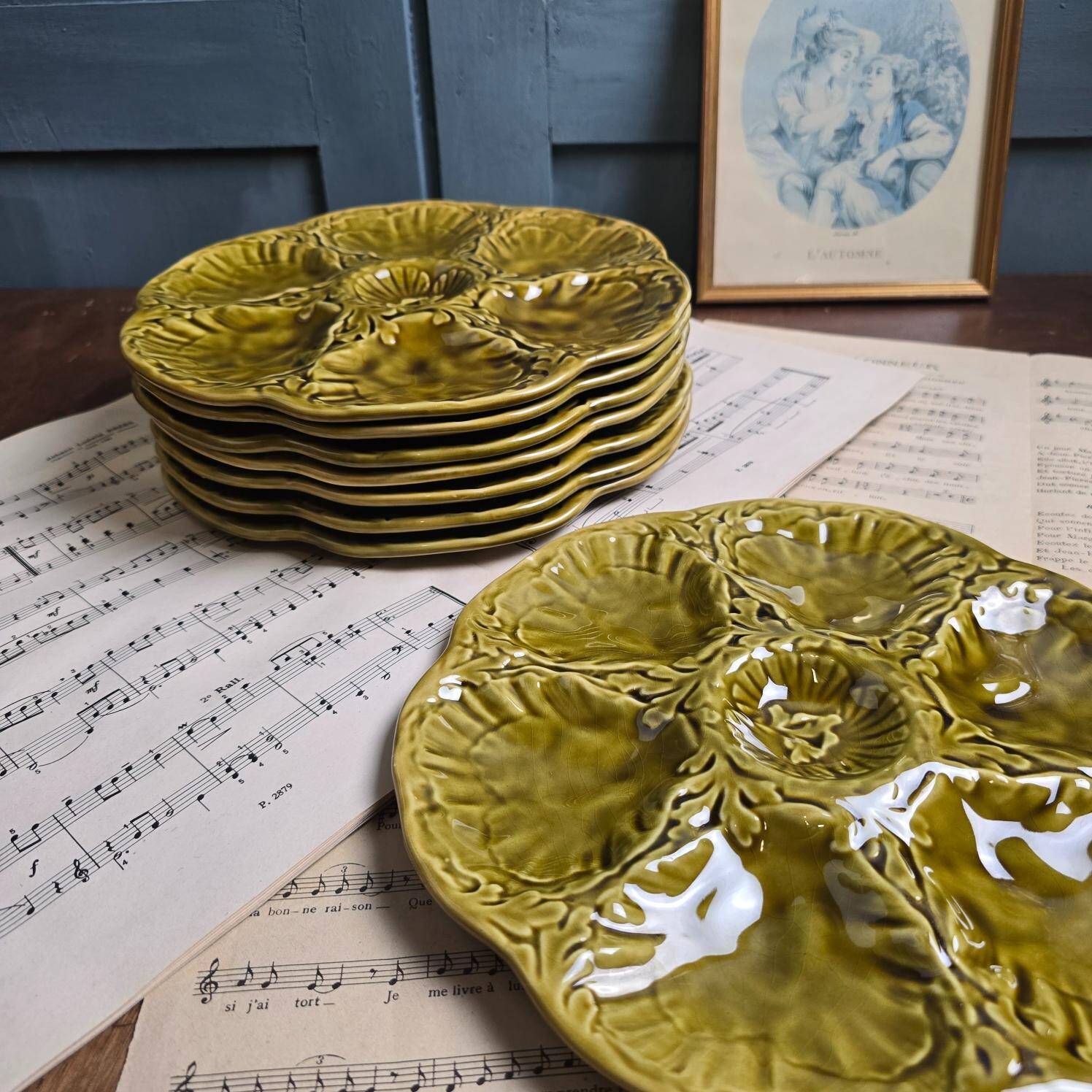 Set of 8 Gien oyster plates – Olive green