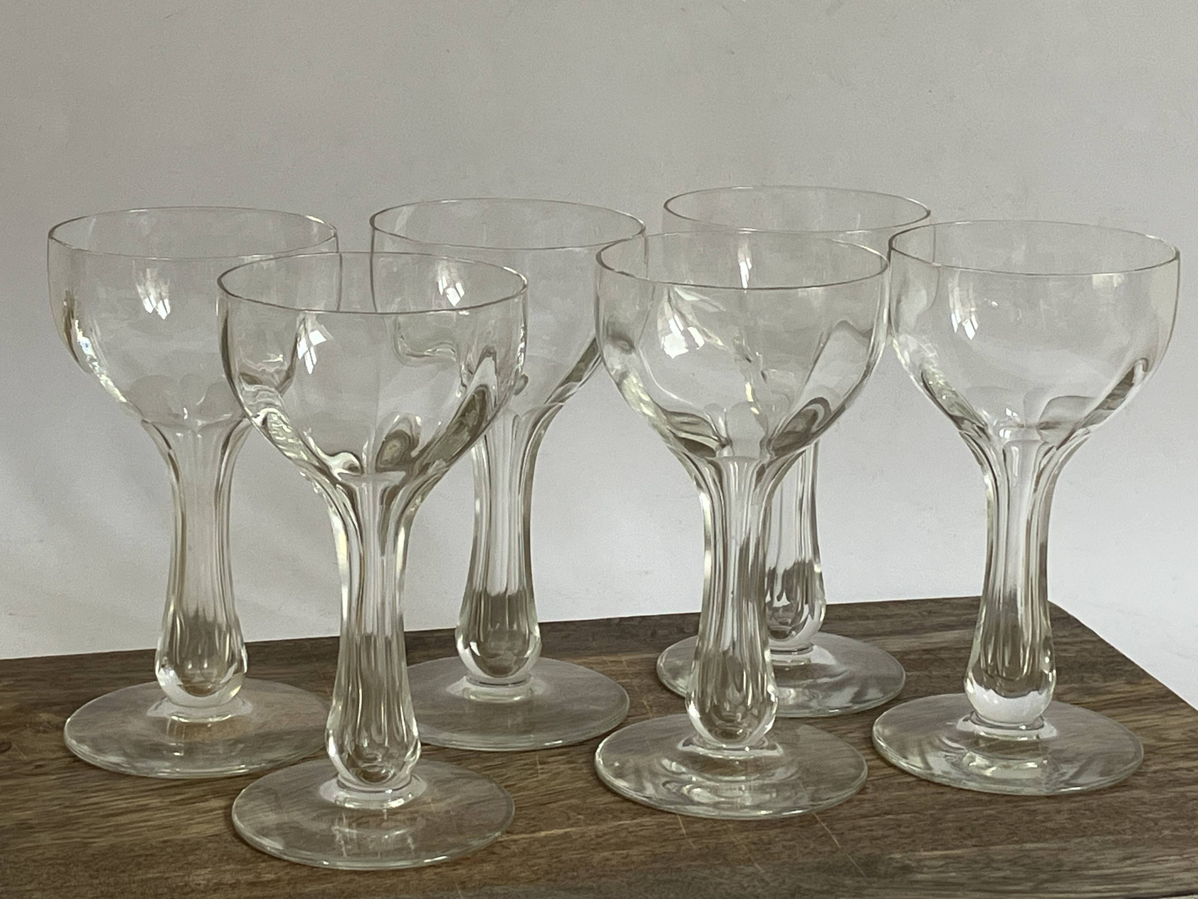 6 hollow-stemmed champagne glasses