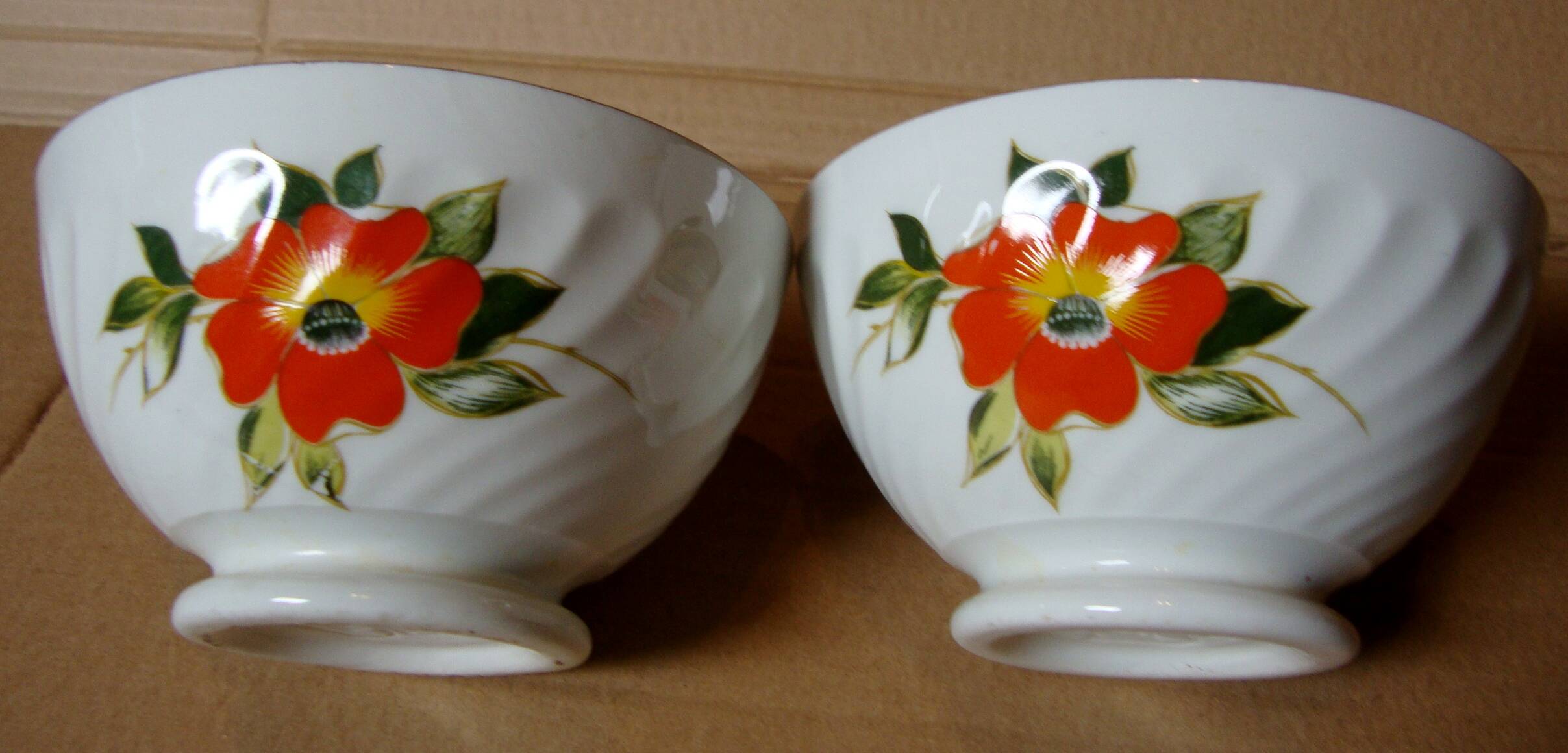 2 old vintage sarreguemines bowls