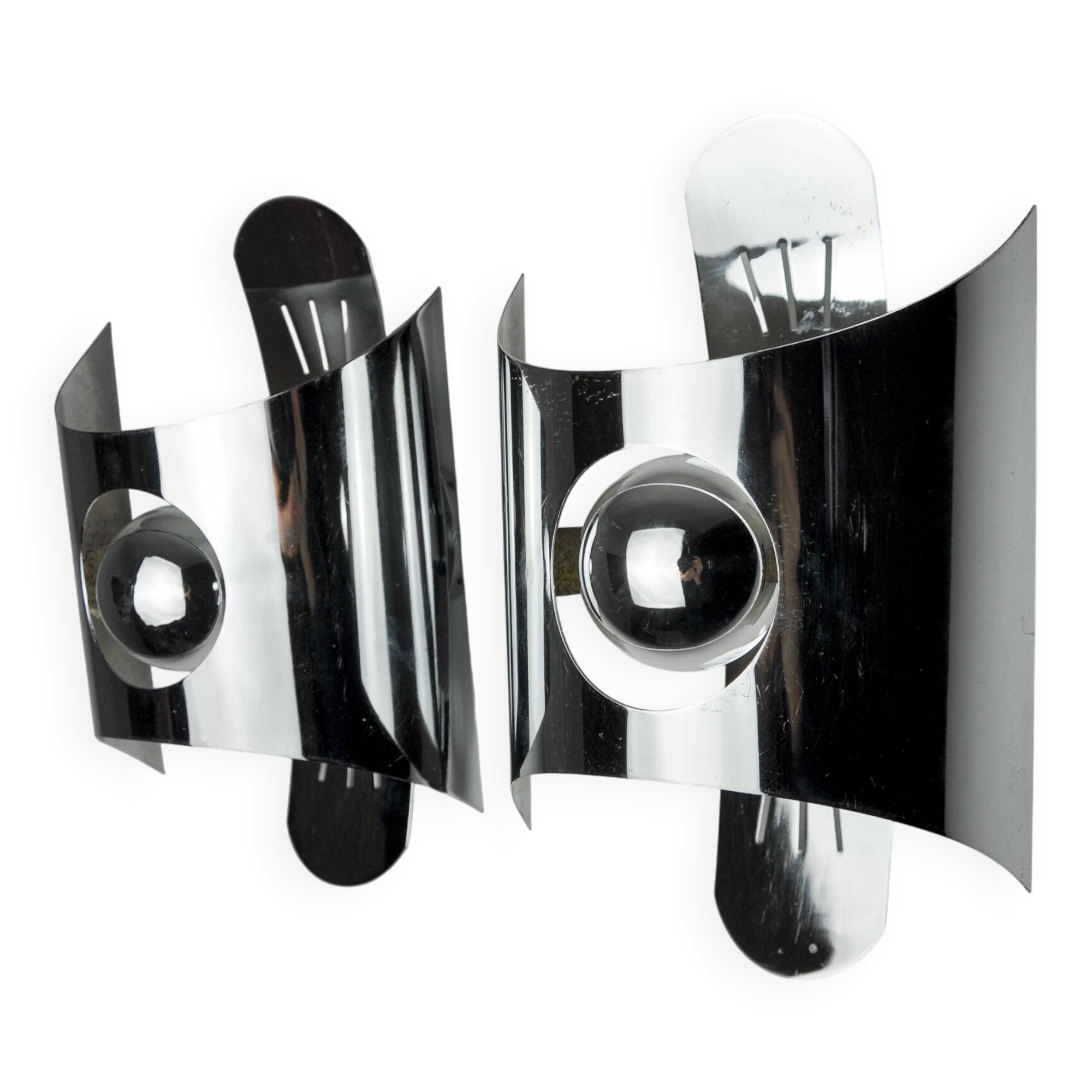 Pair of space age wall lights, chromed metal, Italy, 1970