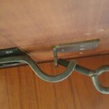 Extendable teak round table