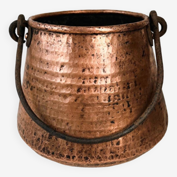 The magic copper cauldron