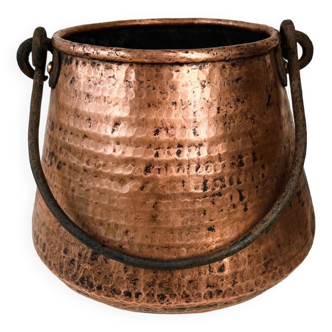 The magic copper cauldron