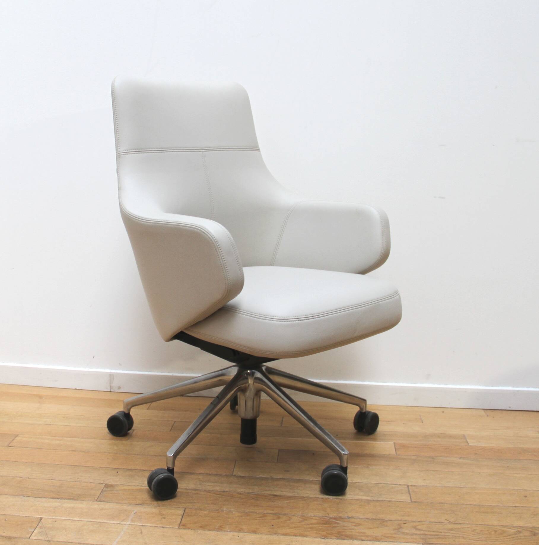 Lowback office chair, Vitra
