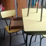 Ensemble vintage en formica jaune : table + 4 chaises+ 1 tabouret 1960/70
