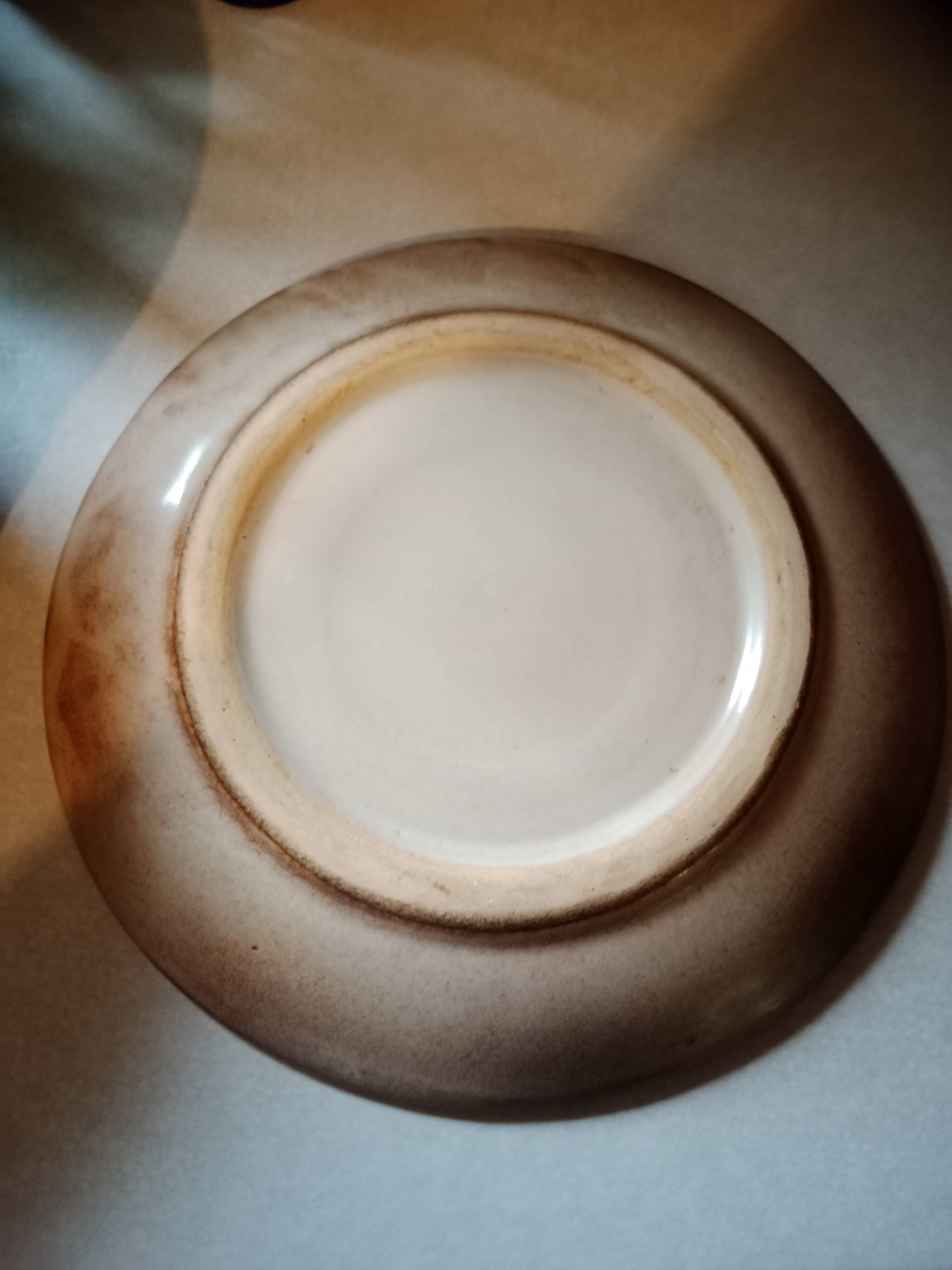 7 assiettes en grès vintage