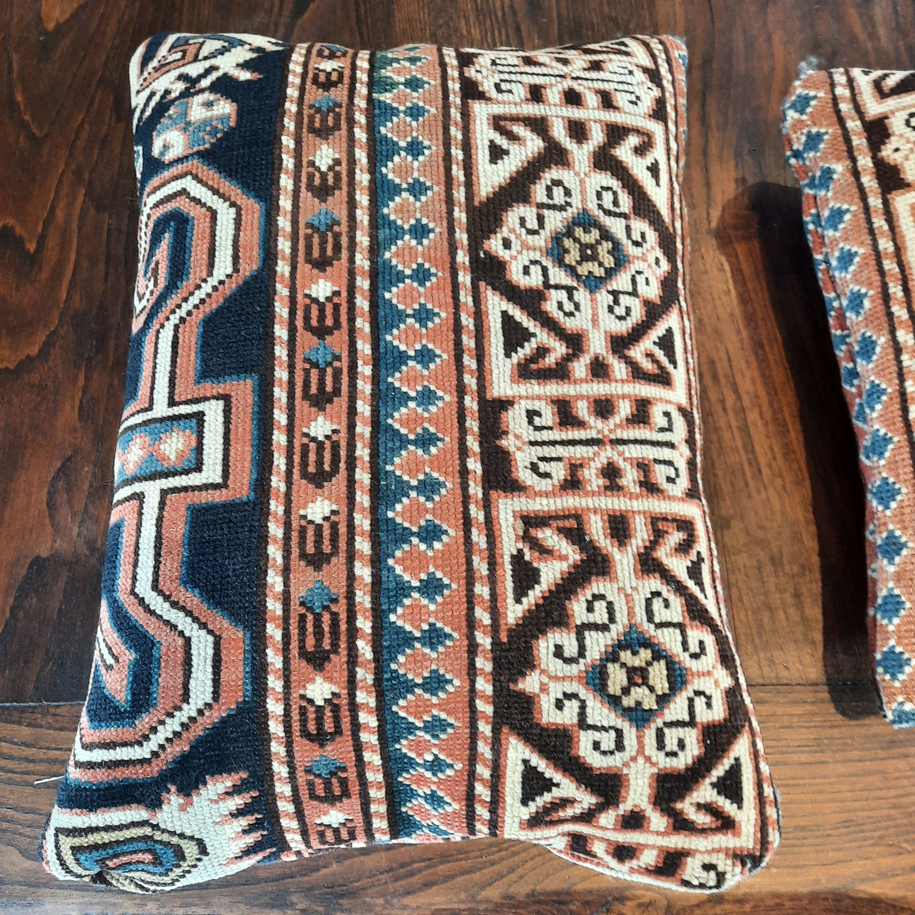 Set of 2 cushions "old oriental carpets"