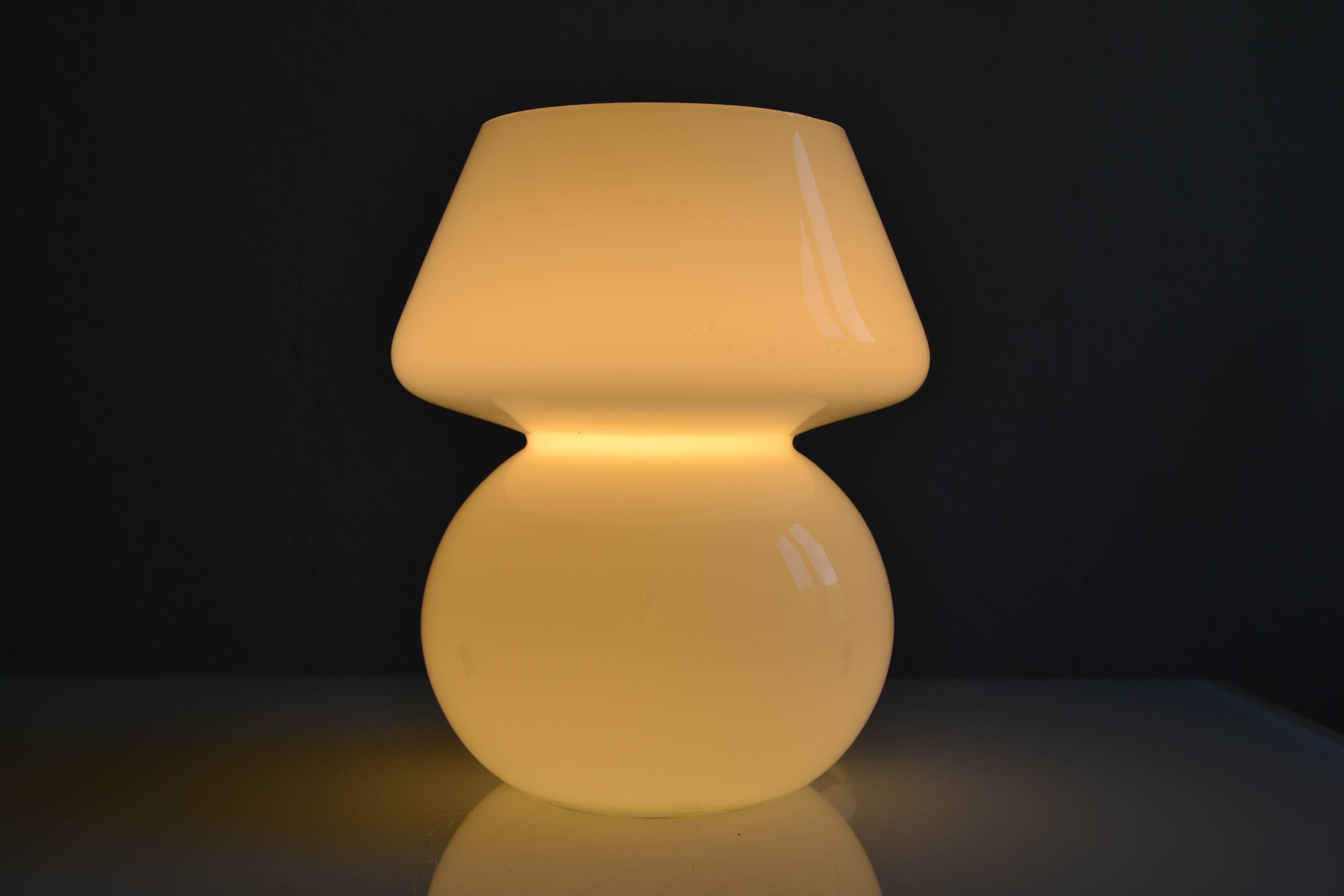 mushroom night light opal glass white Italy 80's 1980