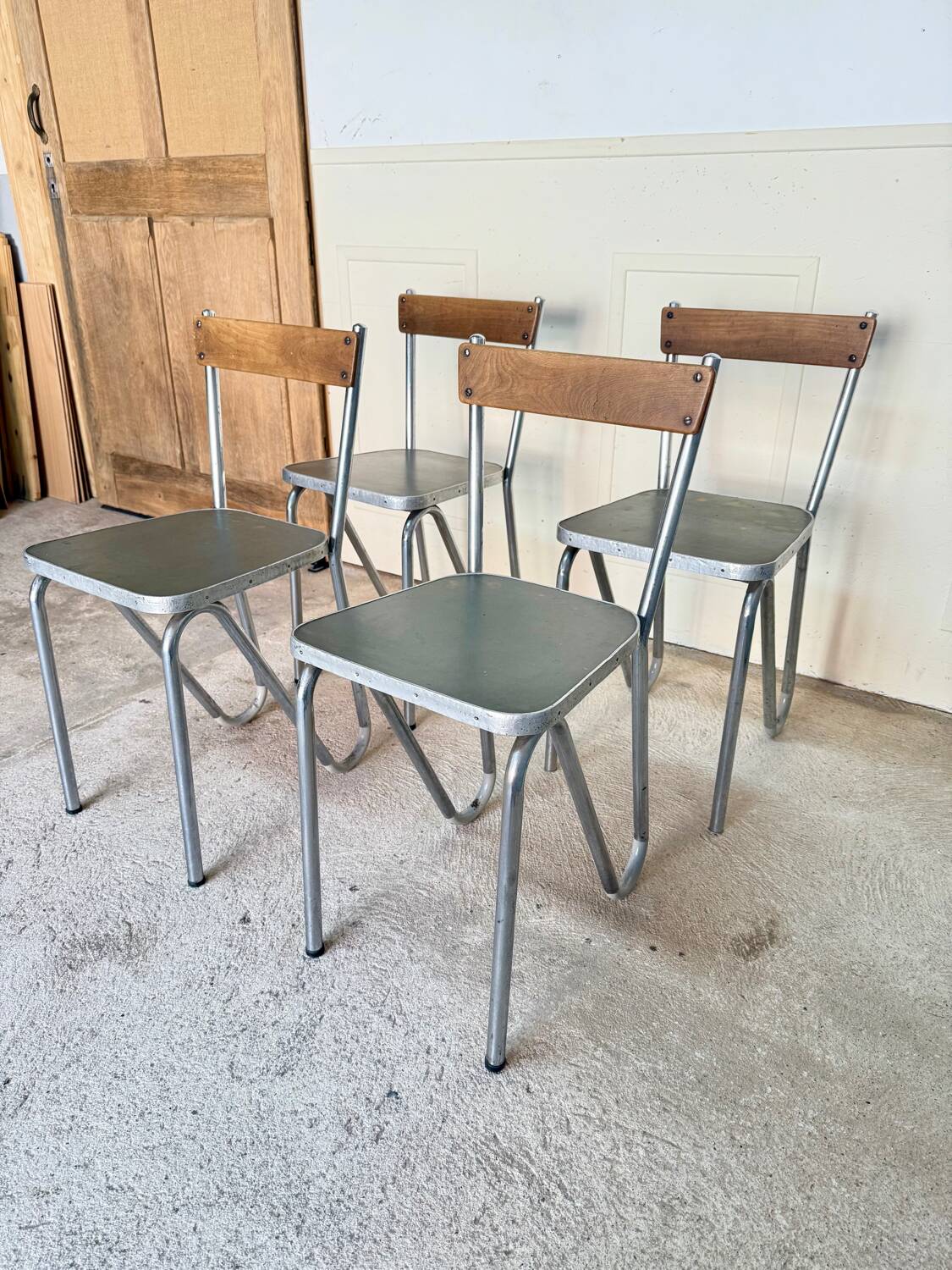 4 Modernist chairs from the 1930s