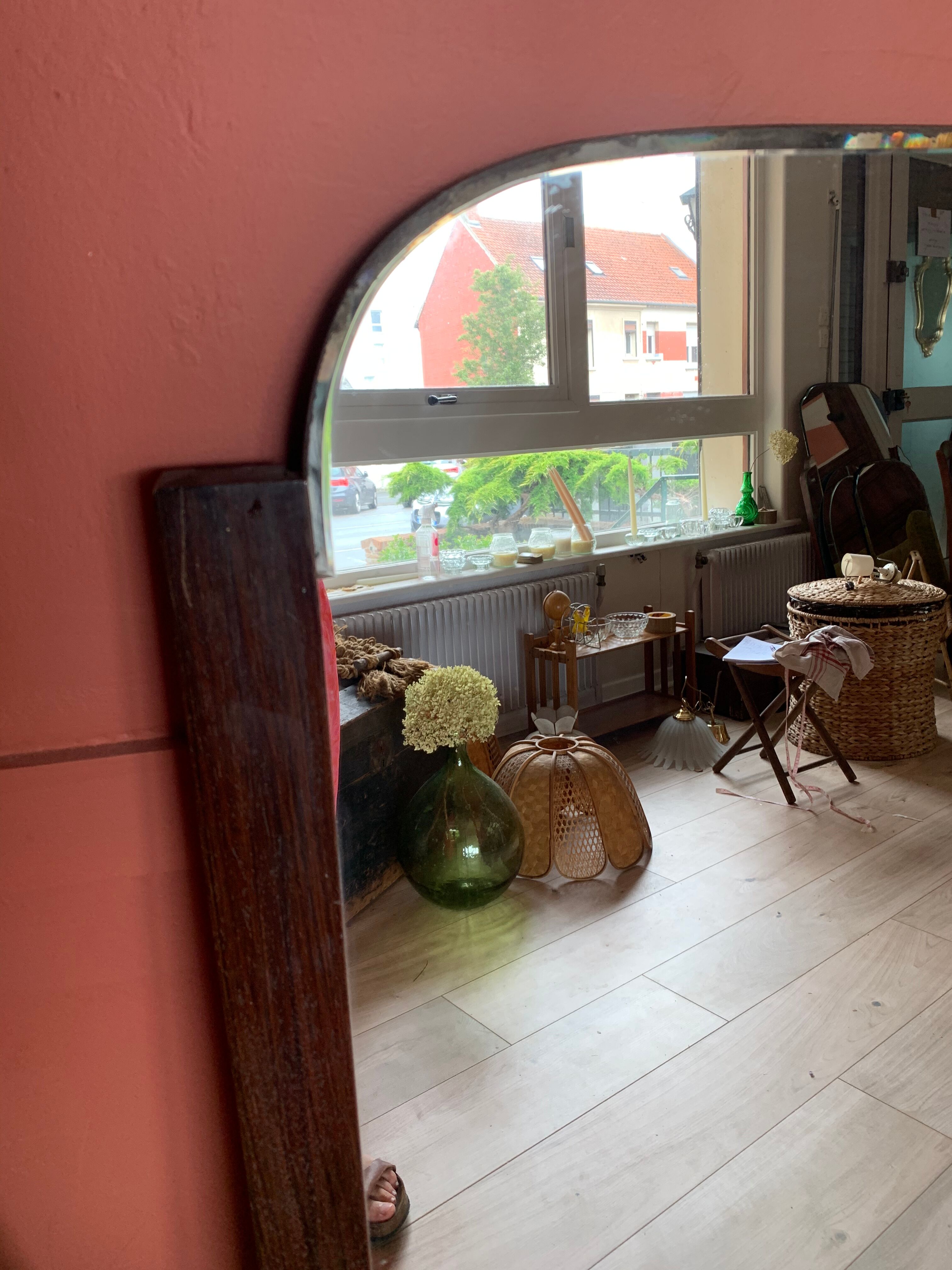 Mirror on foot 82x110cm