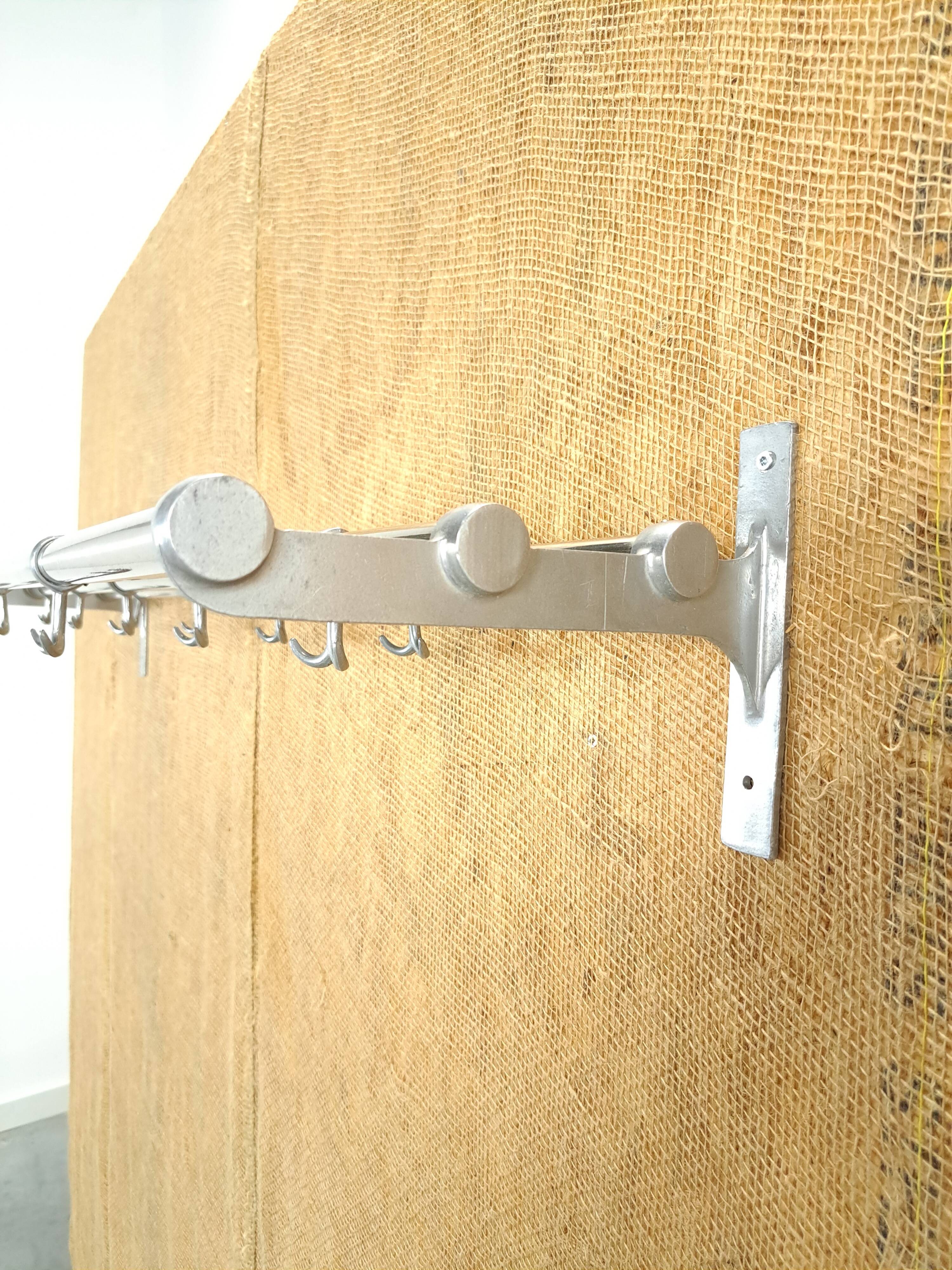 Grand porte-manteau en forme de train, provenant de Suède, n° 9