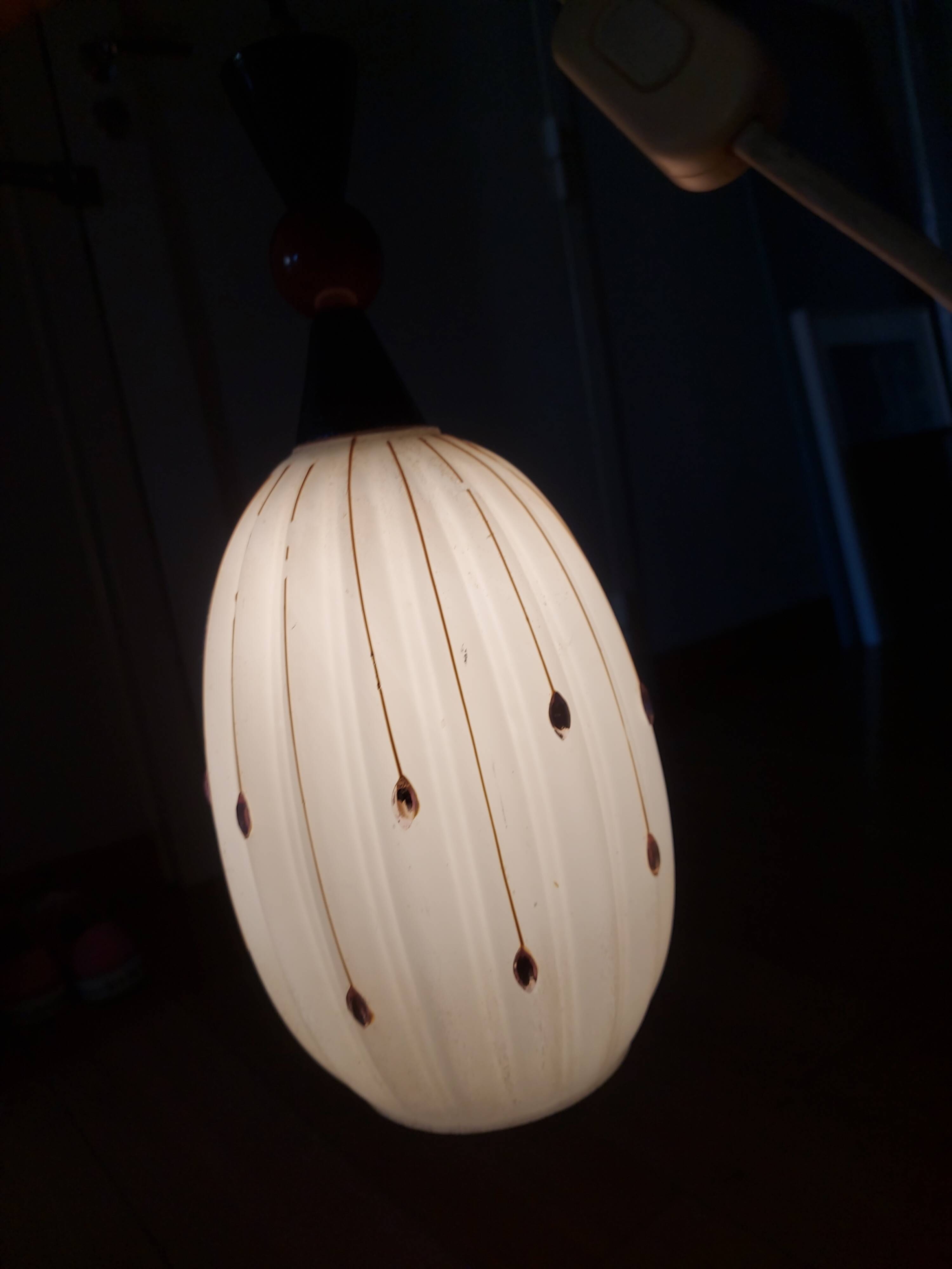 Opaline suspension