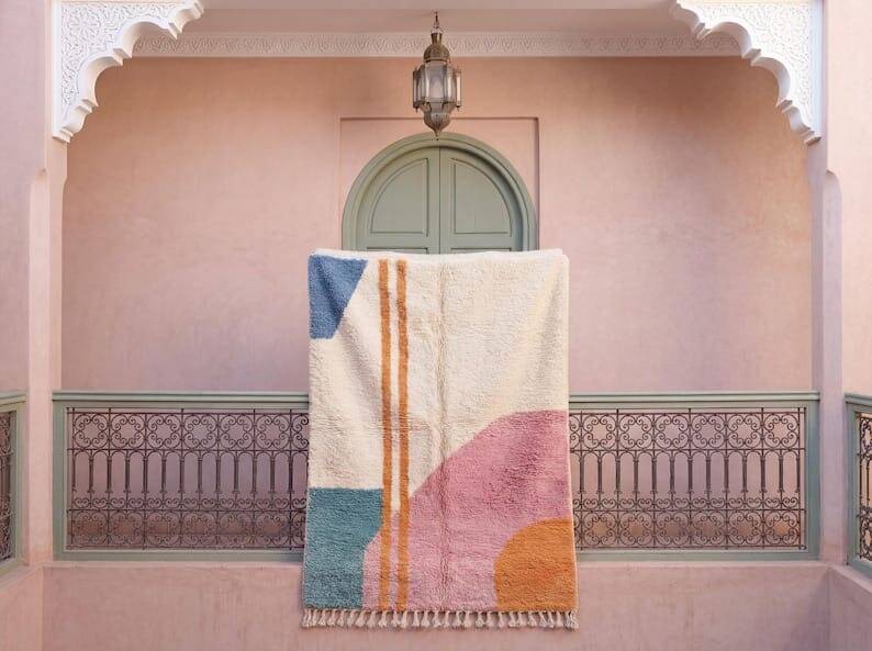 Traditional handwoven Beni Ourain rug from the Atlas, size 1.5/2.5 m.