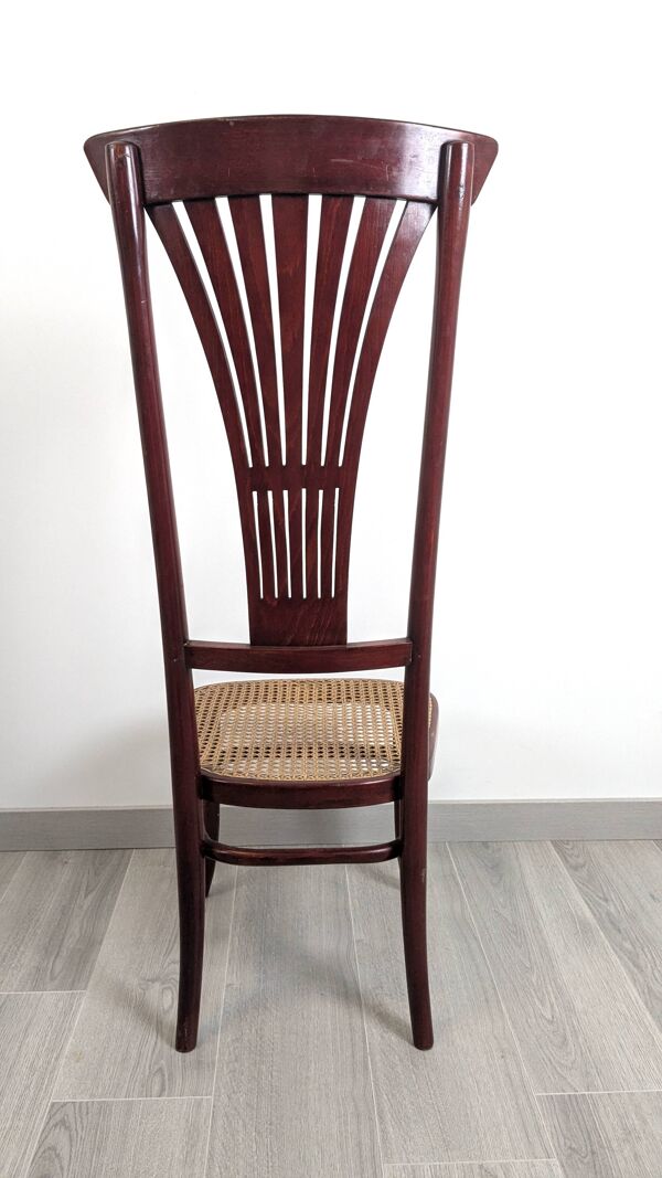 Chaise de nourrice Thonet – Icône du bois courbé et du design viennois