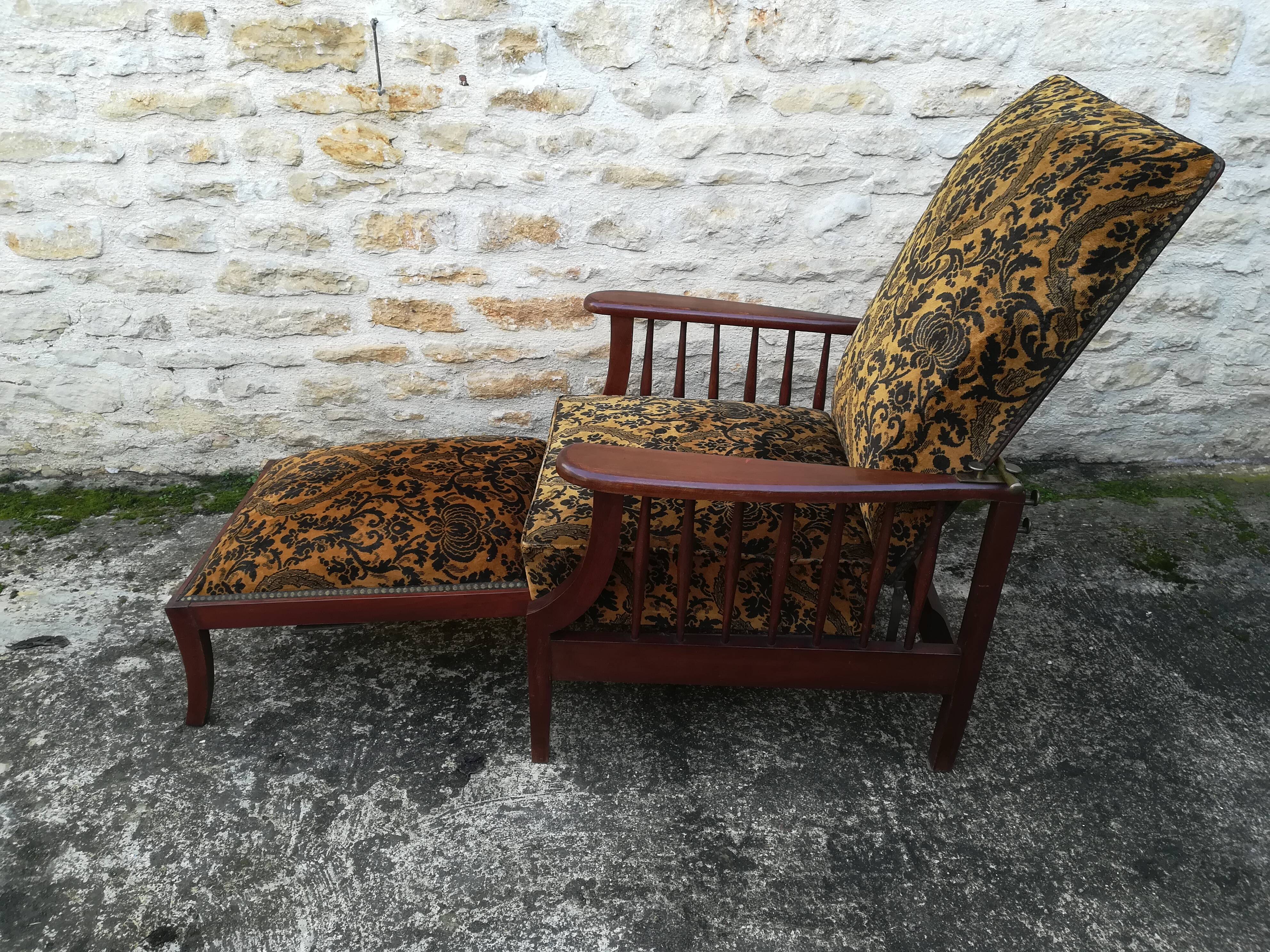 Morris armchair retractable footrest