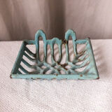 Cast-cast-or-white soap holder