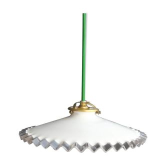 Suspension opaline blanche plateau dentelle