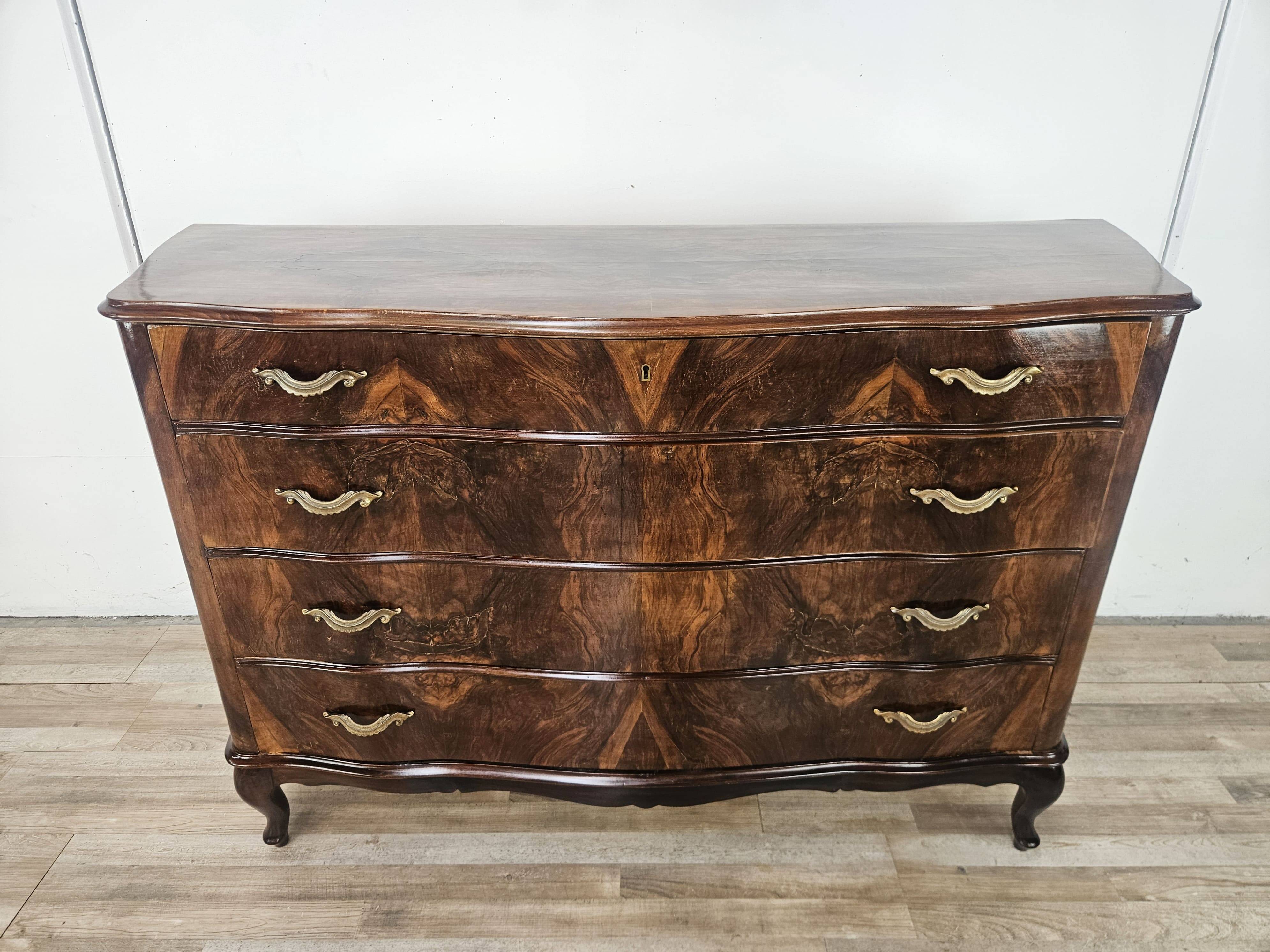 Chippendale chest of drawers in walnut burl, 1940s