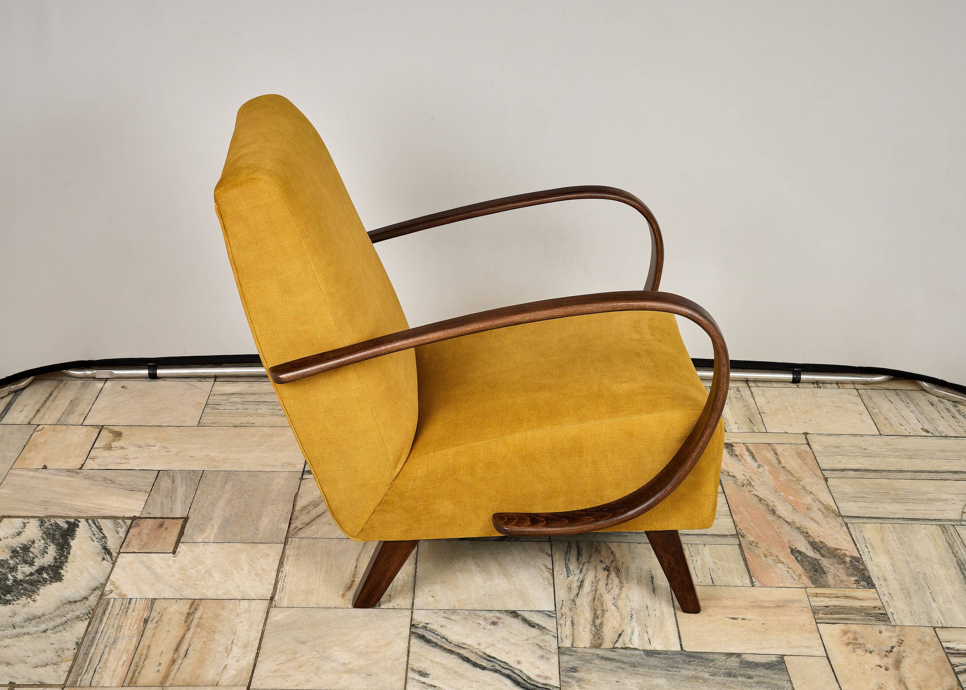 H 410 armchair designed by Jindrich Halabala, Czechoslovakia
