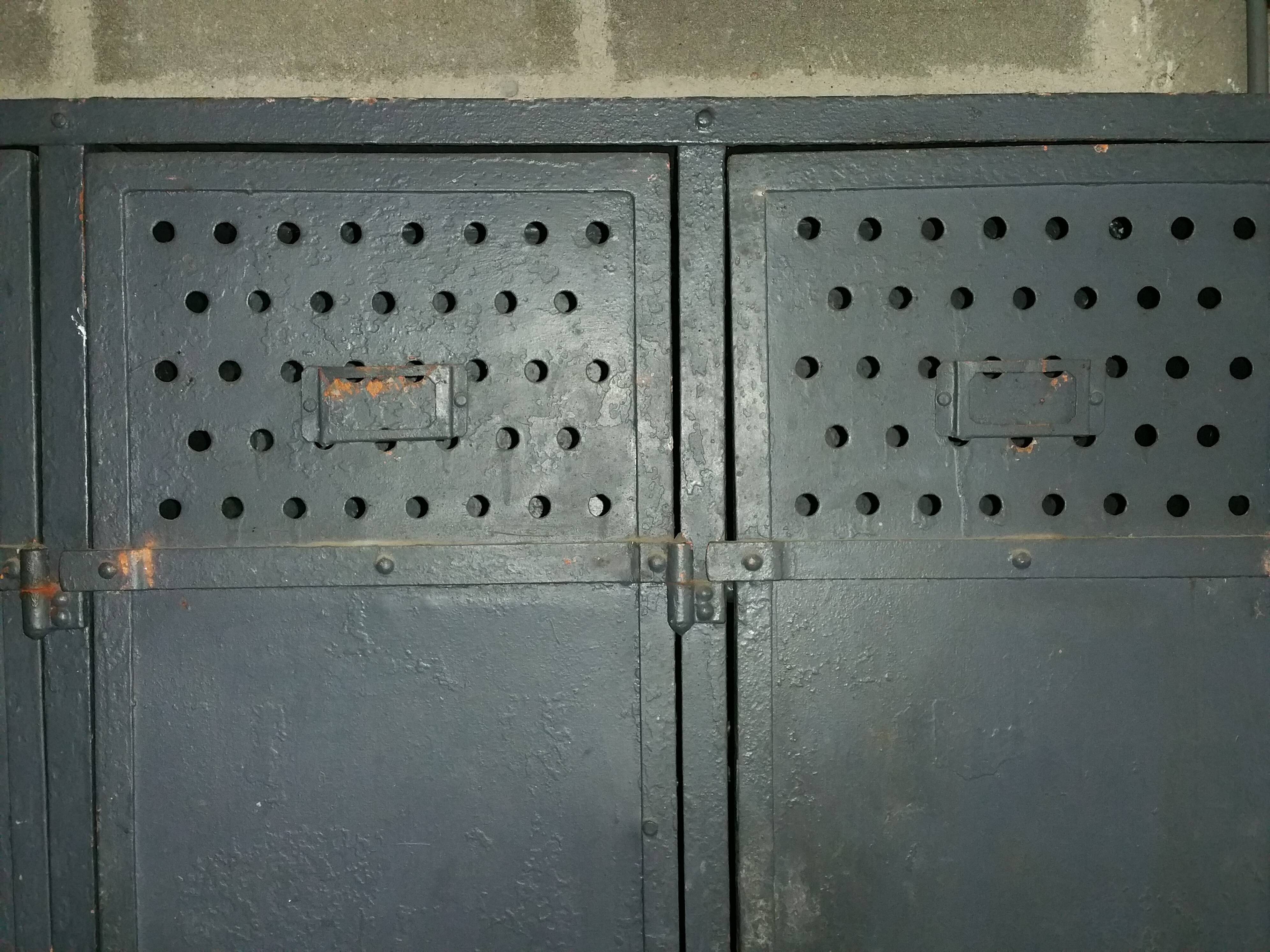 Industrial wardrobe 5-door of the 1930s