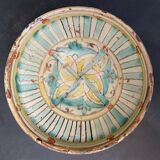 Plat Mokhfia Fès Maroc XVIIIe faïence polychrome 21,7 cm