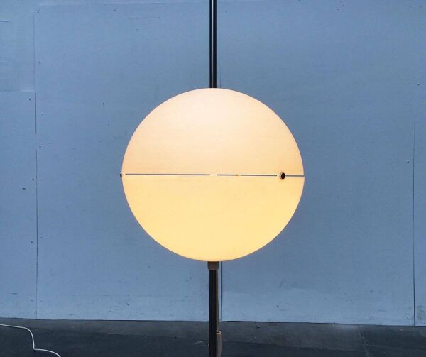 Lampe sur pied globe ère spatiale du milieu du siècle