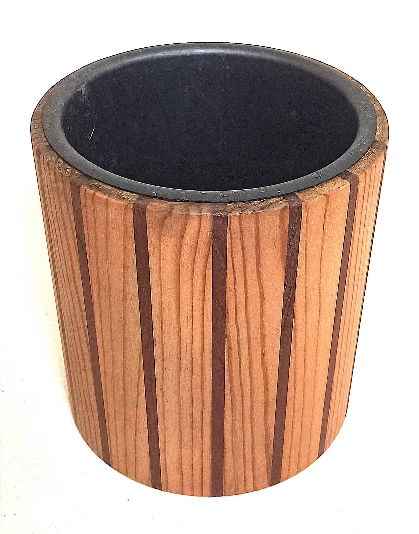Seau à glace ou rafraîchisseur bouteille scandinave bois Hauteur 22,5 cm