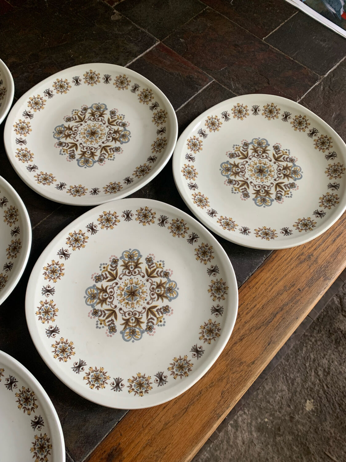 6 flat plates Pillivuyt in French porcelain