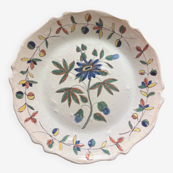 Earthenware plate Floral decoration