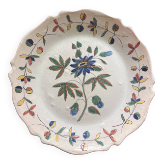 Earthenware plate Floral decoration