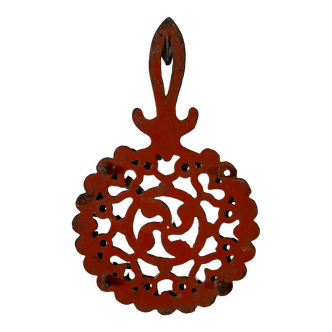 Cast iron flat trivet