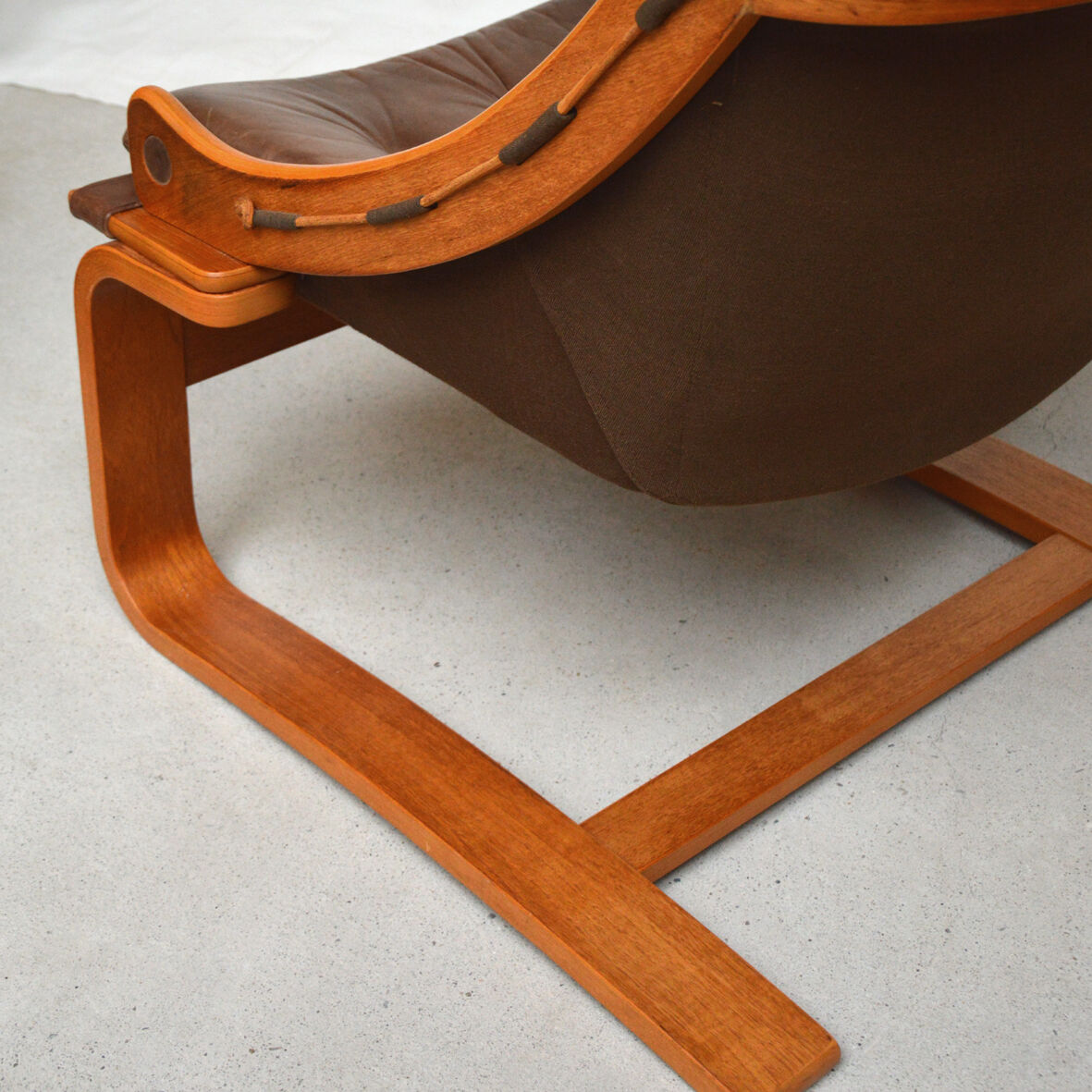 Pair of Danish armchairs in teak and leather 1970