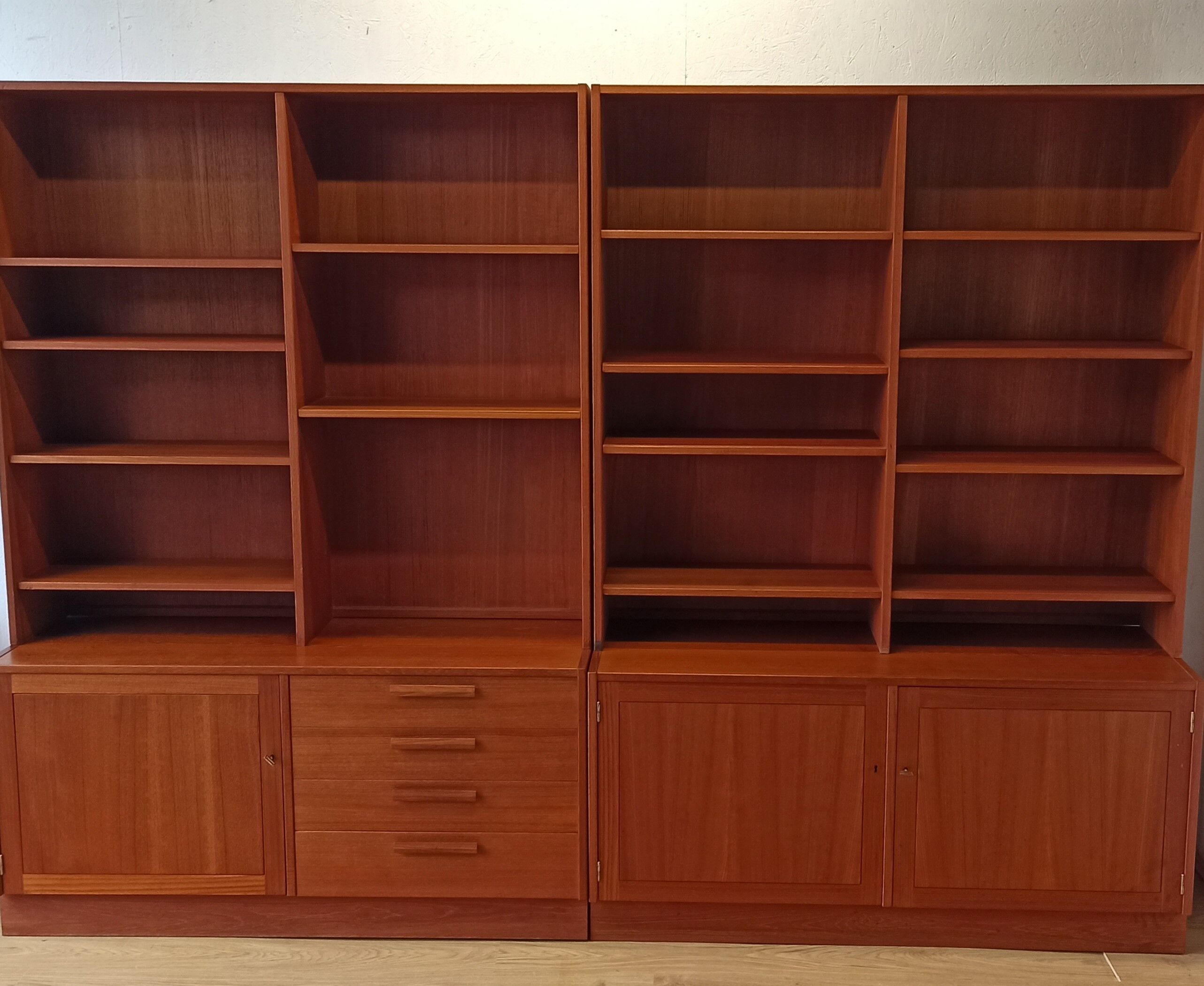 Bookcase by Nils Jonsson for Troeds, 1960