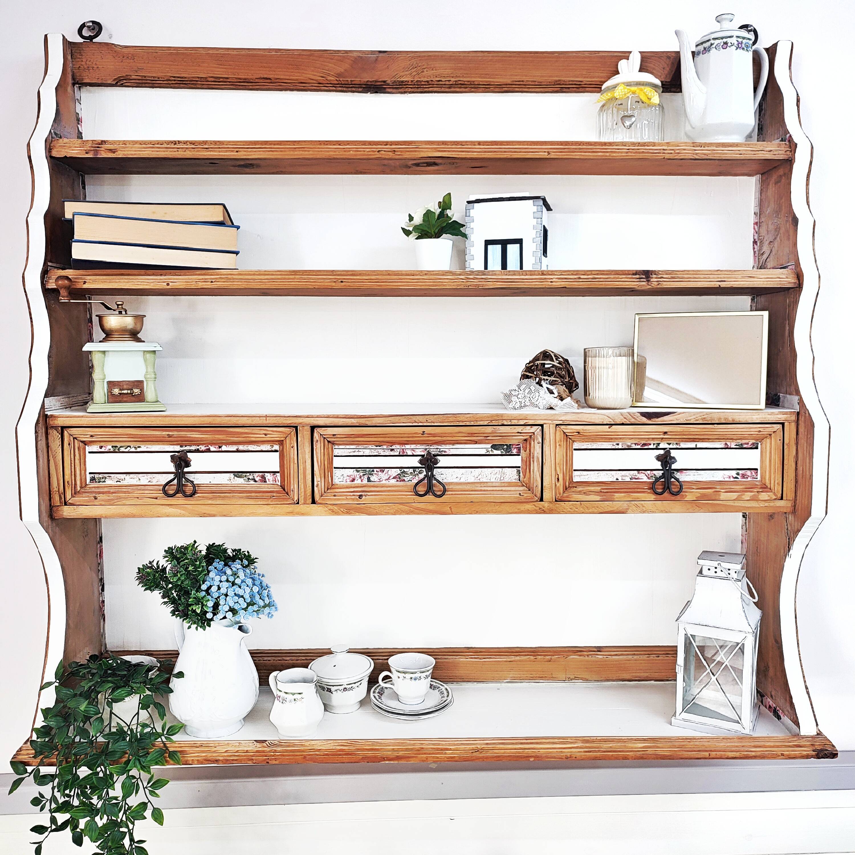 Antique Lanzarote' s Cupboard "Tinajo"