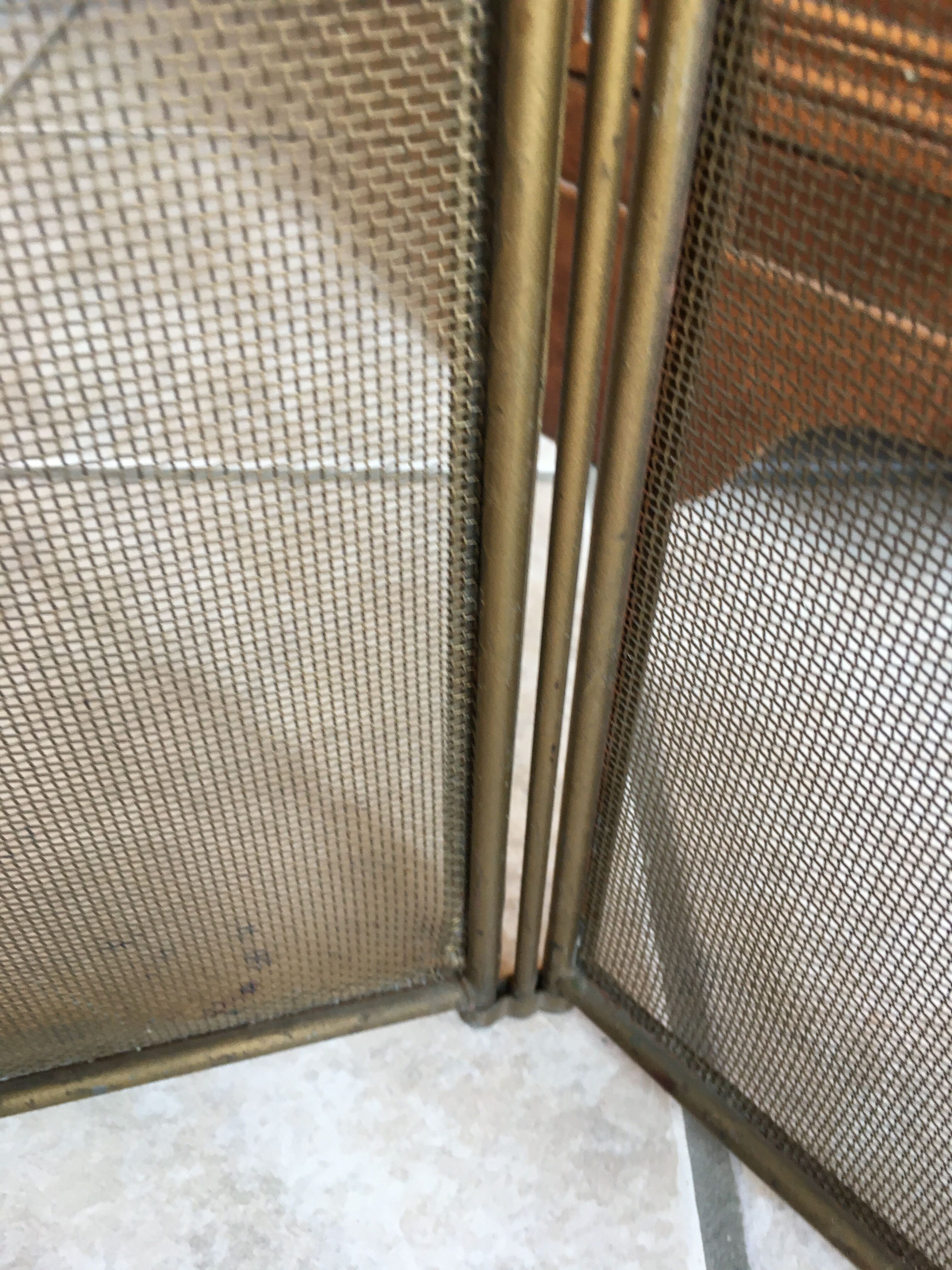 3-shuttered fire pare