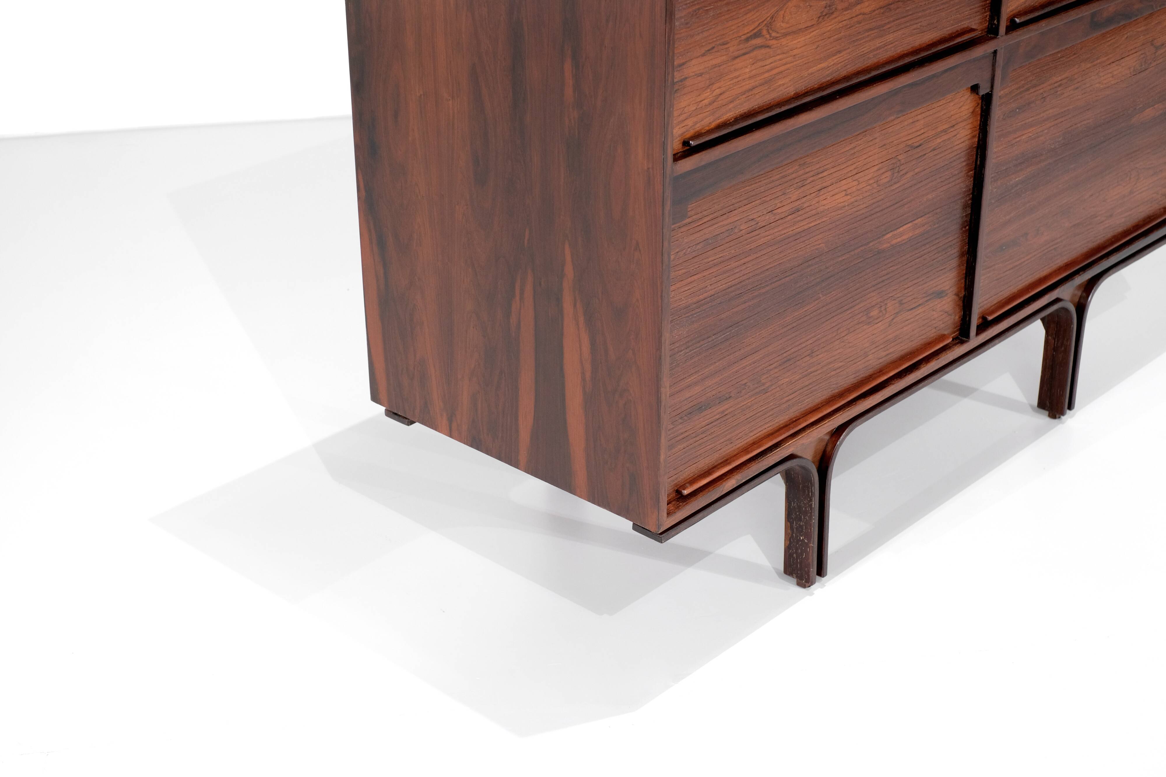 Buffet modèle 504 conçu par Gianfranco Frattini pour Bernini, Italie 1960s.