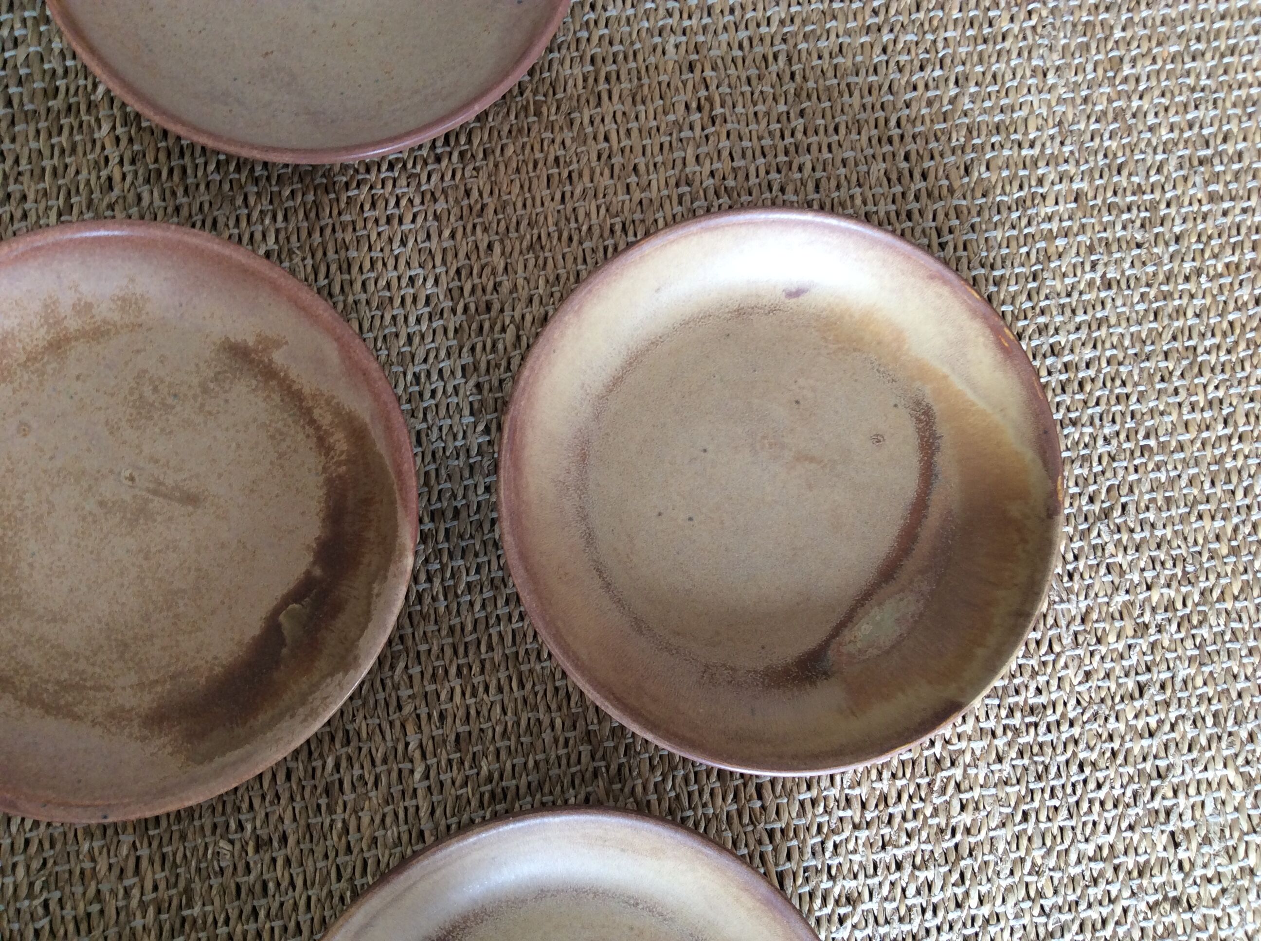 7 hollow stoneware plates